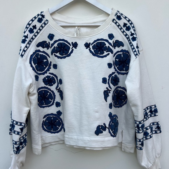 Anthropologie cream colored sweatshirt, size small with navy blue appliqué - Picture 5 of 14